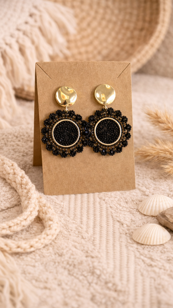 Goud-zwarte kralen statement oorbellen