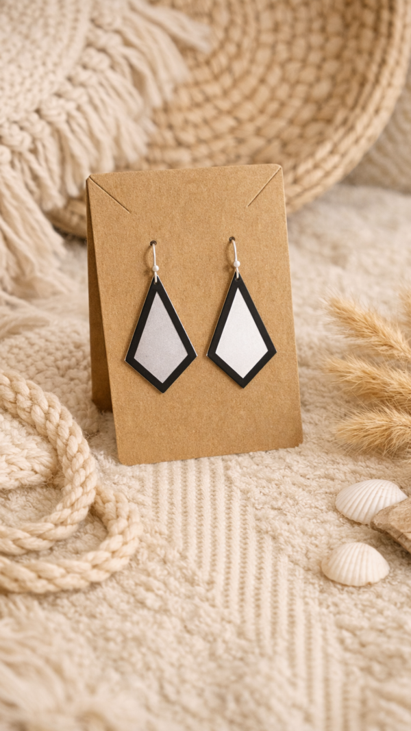 Zilver-zwarte geometrische oorringen