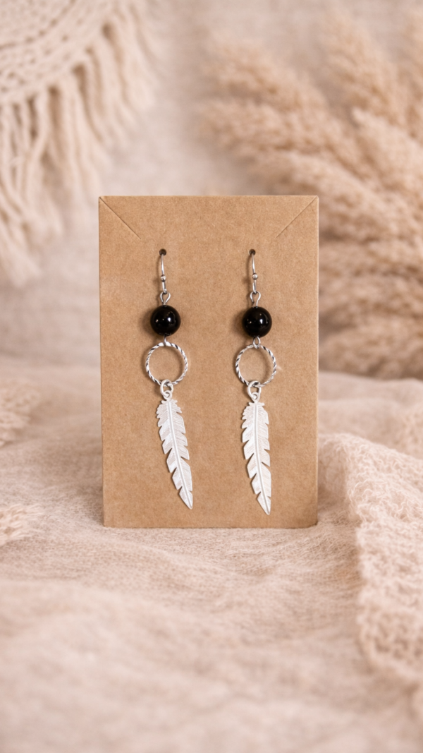 Boho veer oorbellen dames – zilver met zwarte kraal