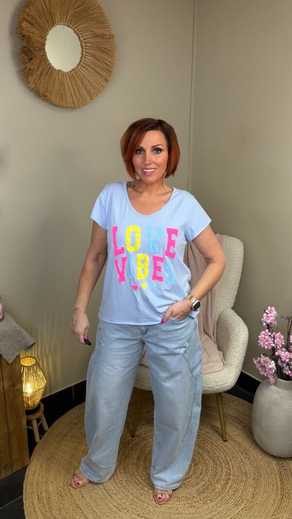 Love Vibes T-shirt Pastel Blue