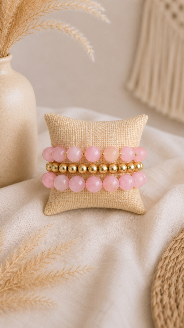Rozenkwarts armband met gouden accenten